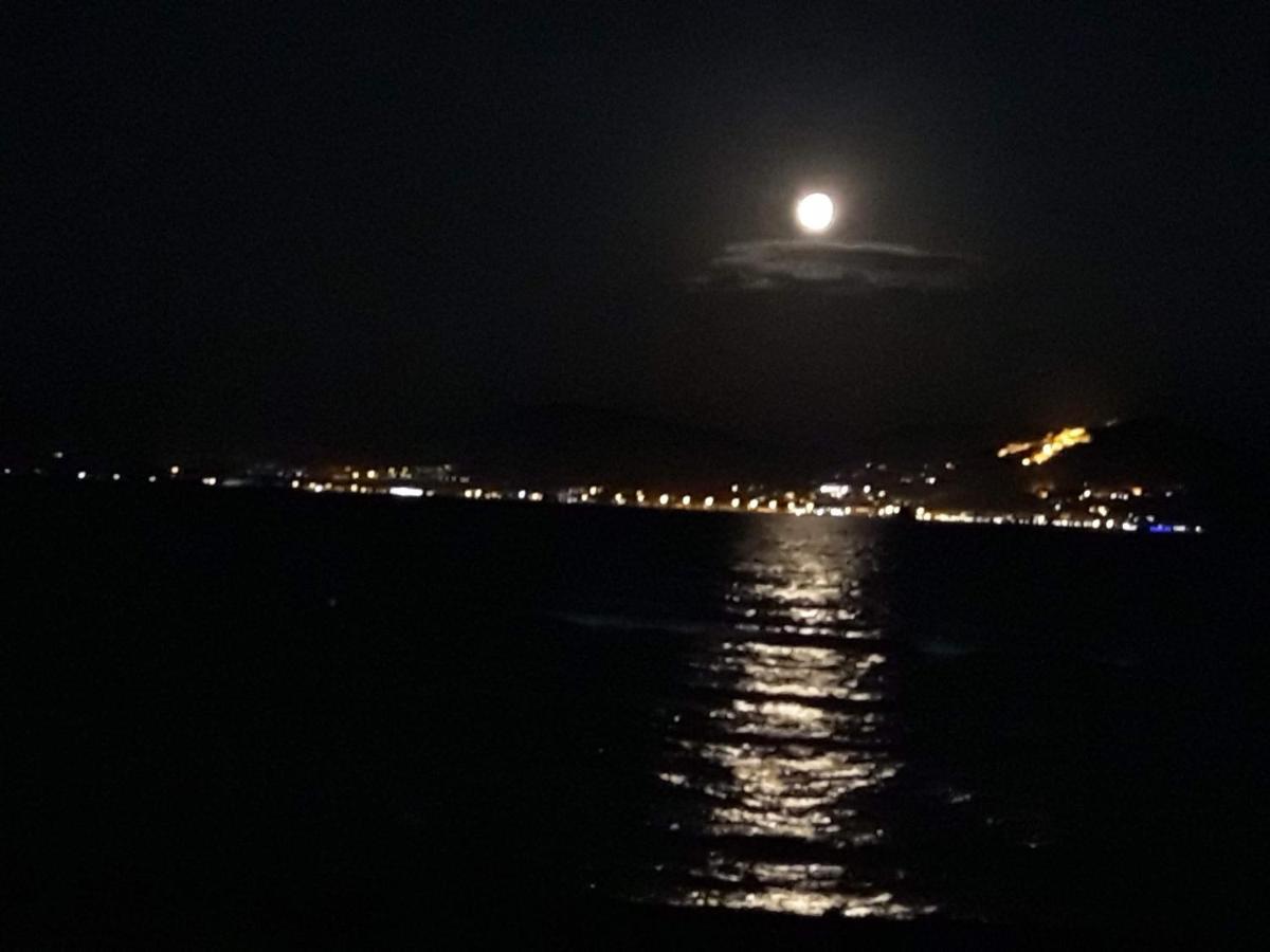 Villa Παραθαλάσσιο Σπίτι Θαλάσσια Αυρα Nafplio Exterior foto